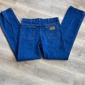 Wrangler Men's Deep Blue Straight Jeans